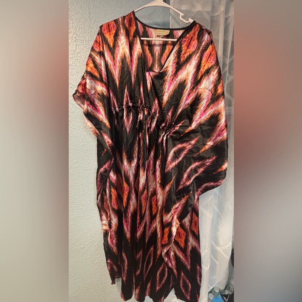 Bobbie Brooks Black and Orange Patterned Top